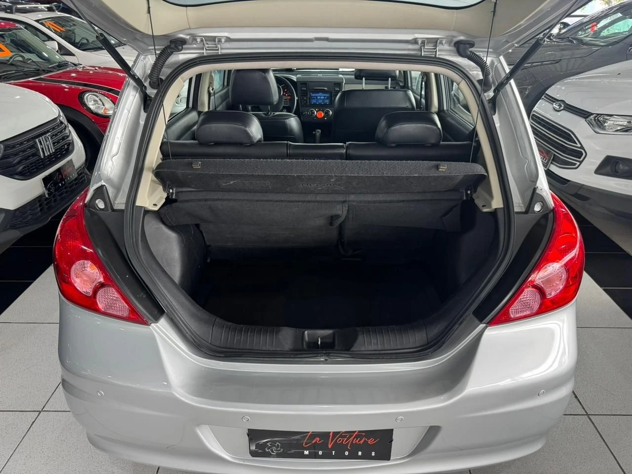 NISSAN TIIDA