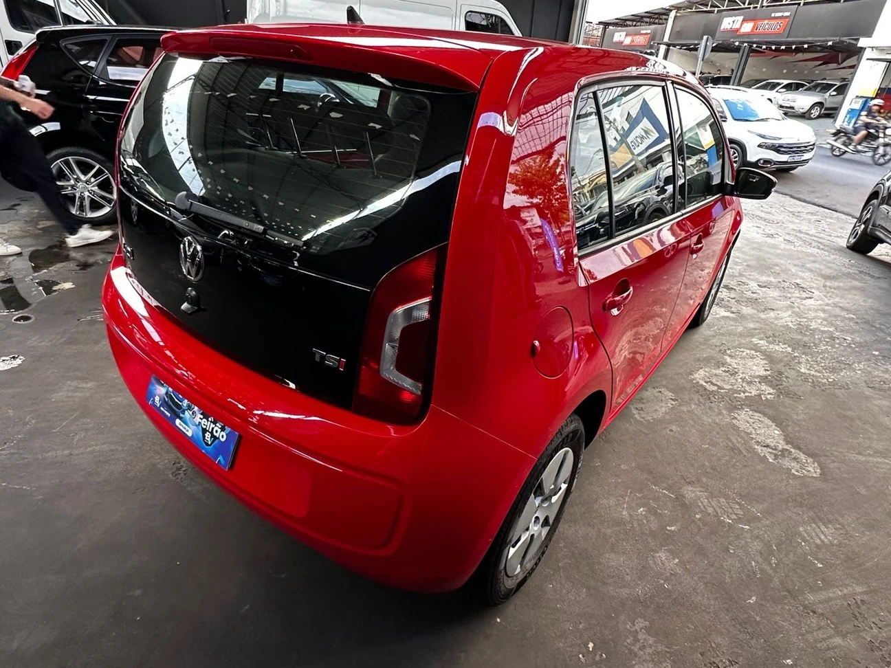 VOLKSWAGEN UP