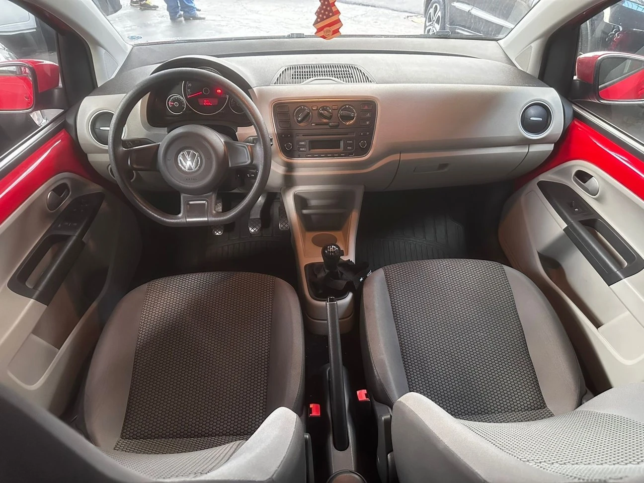 VOLKSWAGEN UP