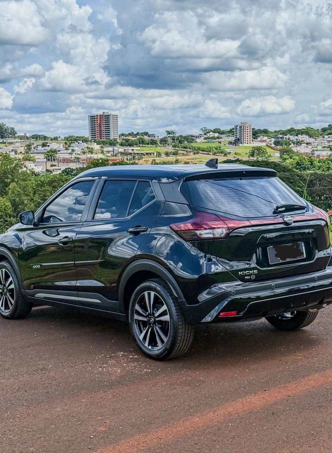 NISSAN KICKS