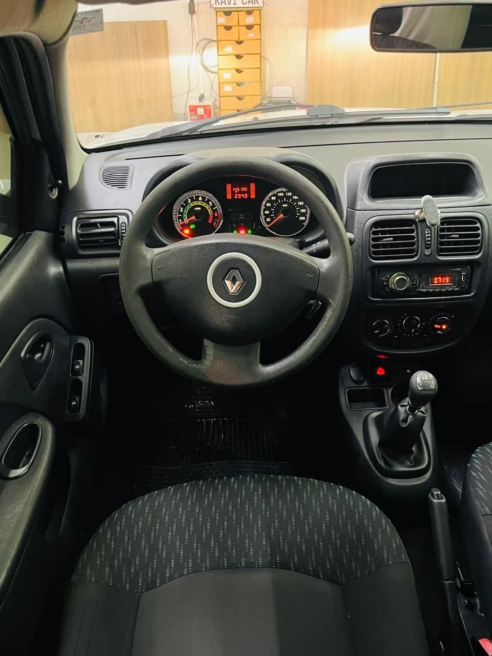 RENAULT CLIO
