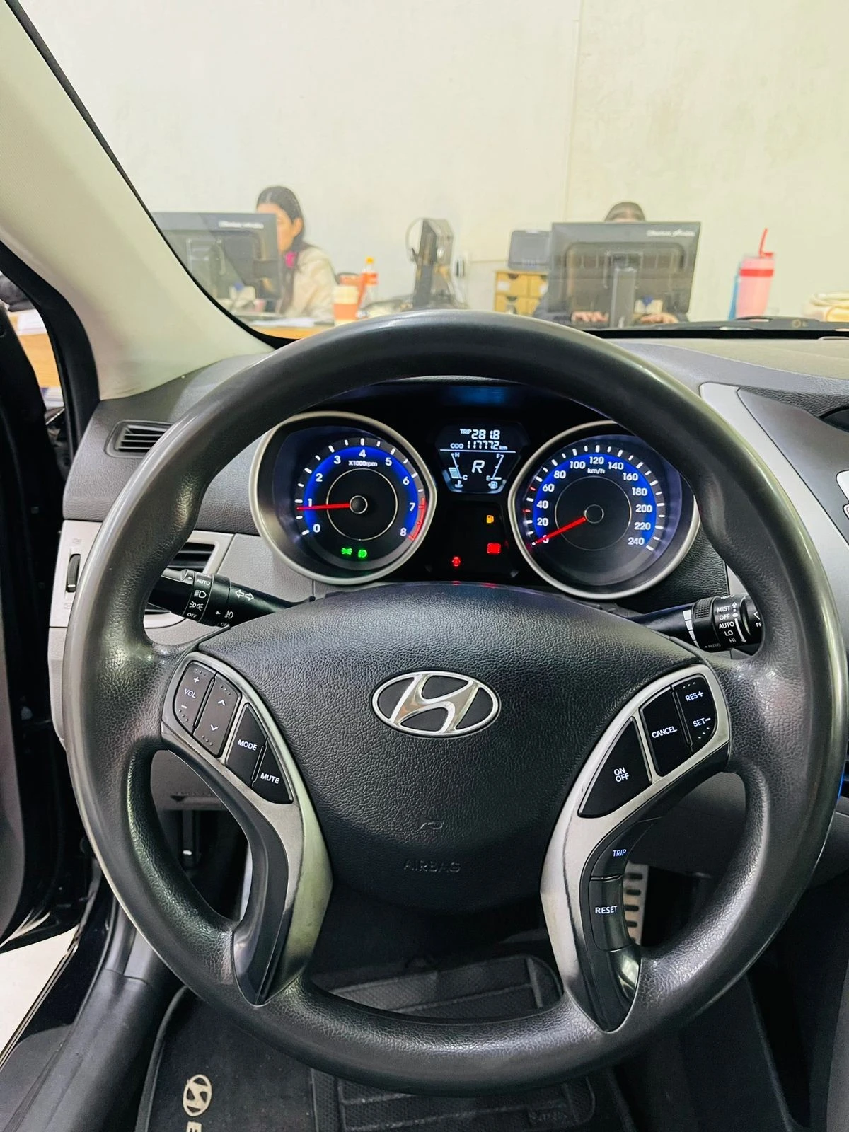 HYUNDAI ELANTRA