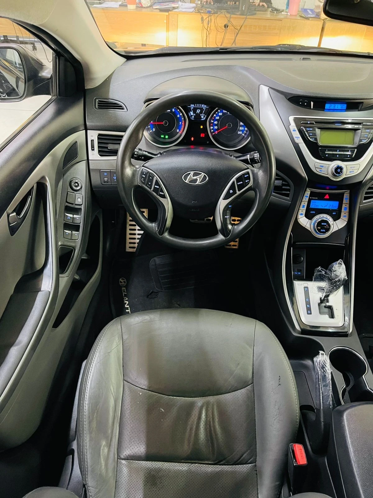 HYUNDAI ELANTRA