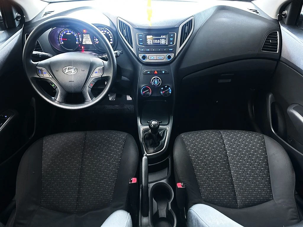 HYUNDAI HB20