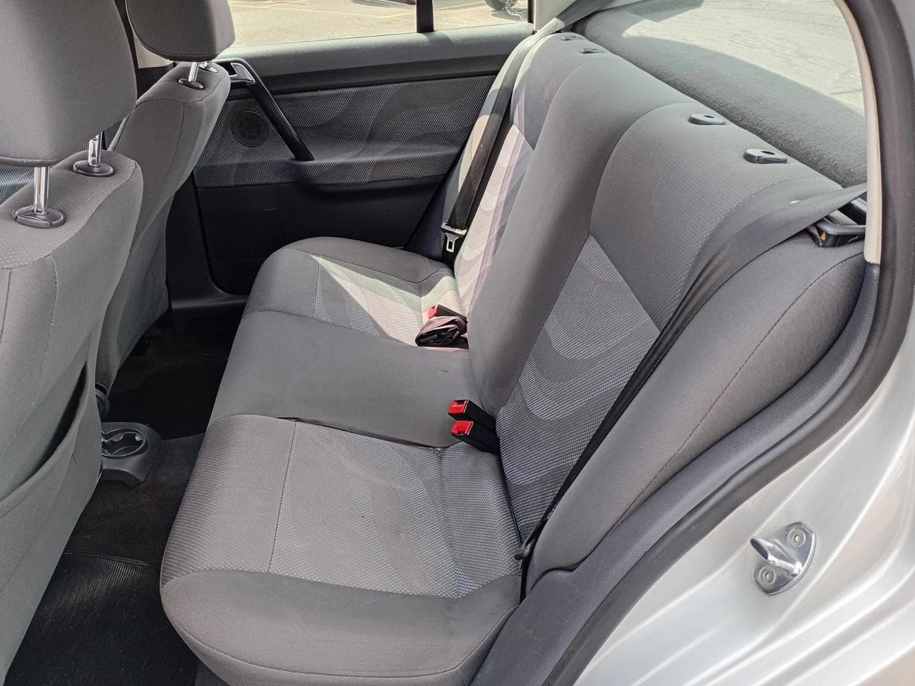 VOLKSWAGEN POLO SEDAN