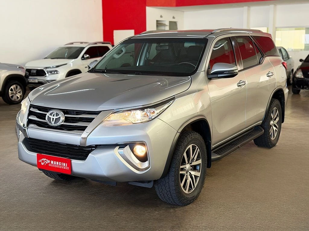 TOYOTA HILUX SW4
