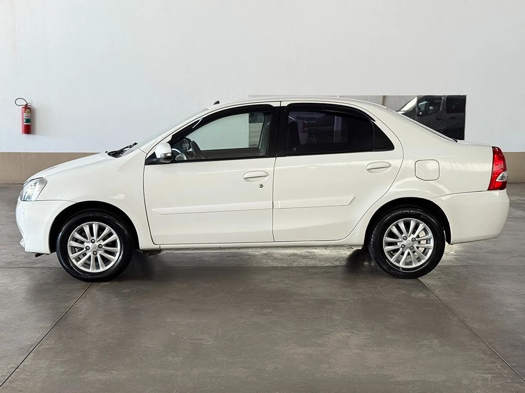 TOYOTA ETIOS