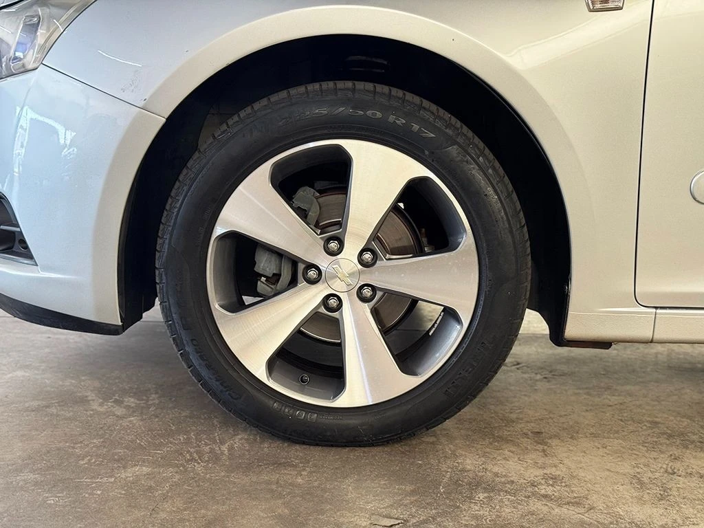 CHEVROLET CRUZE