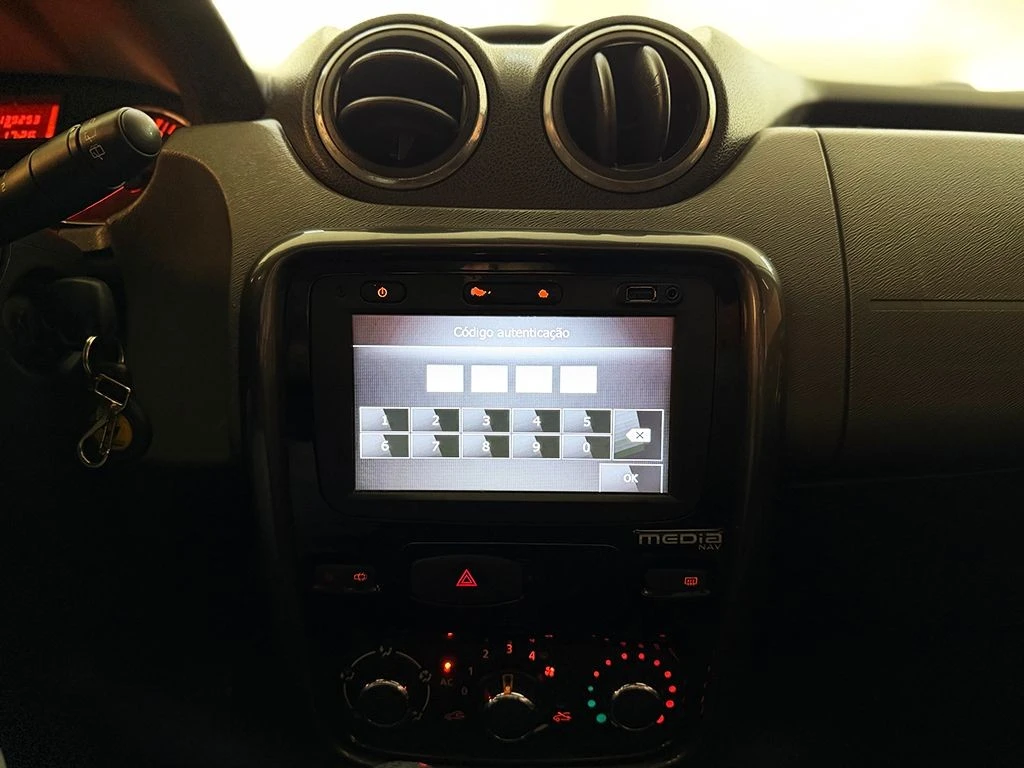 RENAULT DUSTER