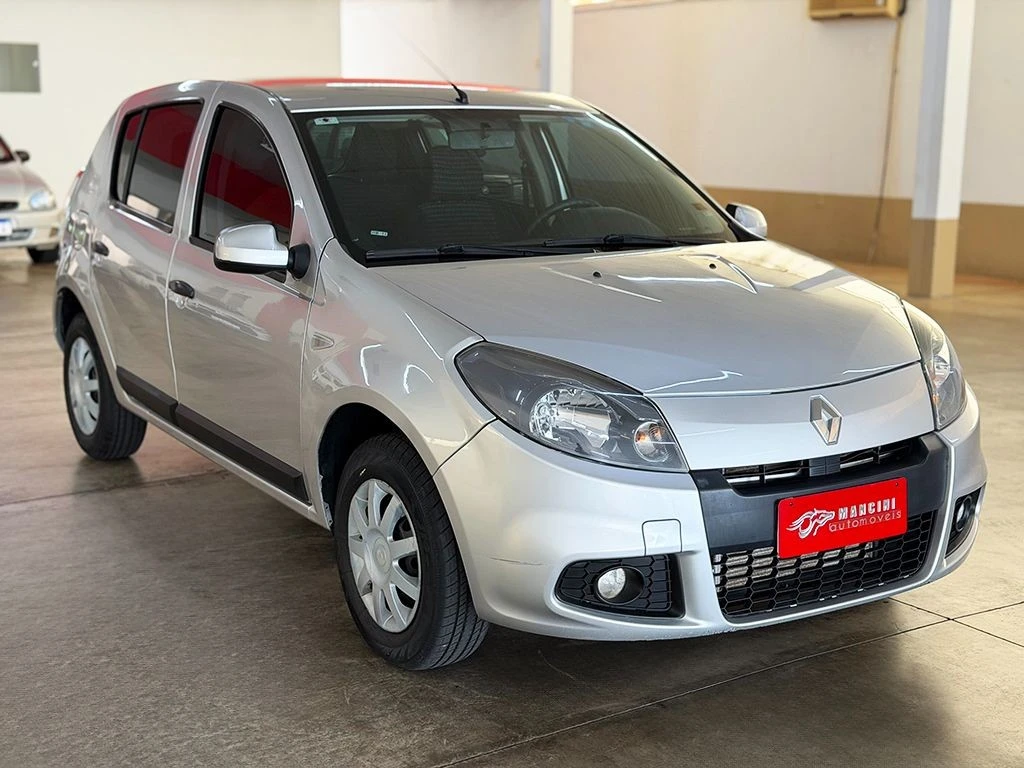RENAULT SANDERO