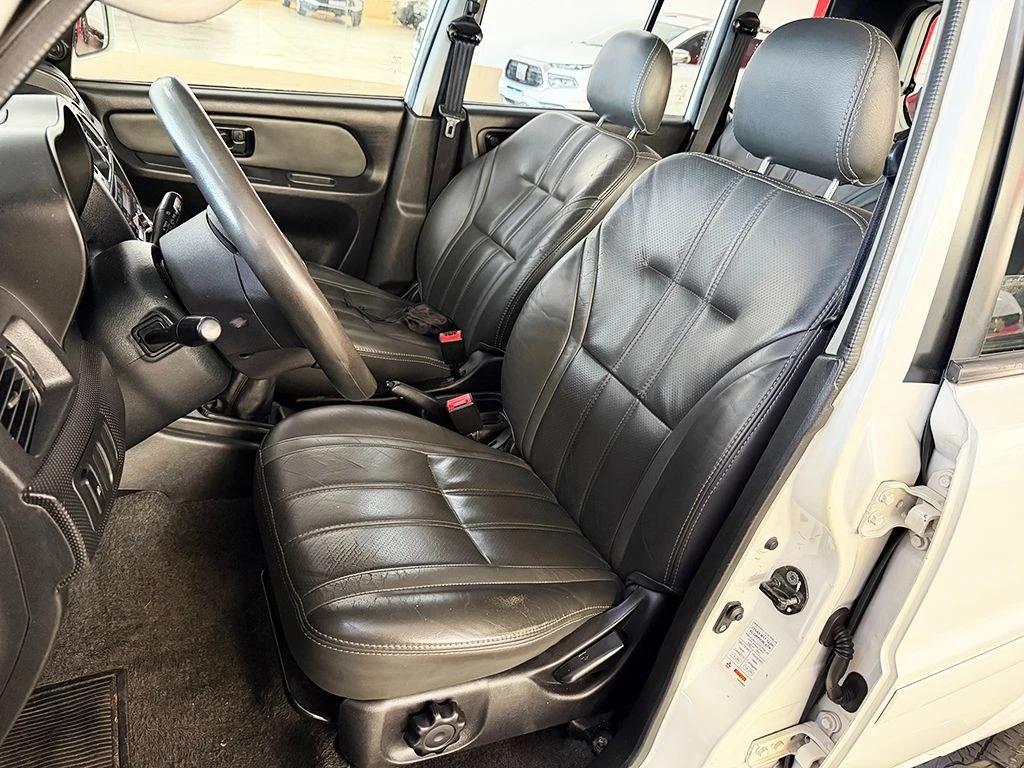 MITSUBISHI PAJERO TR4