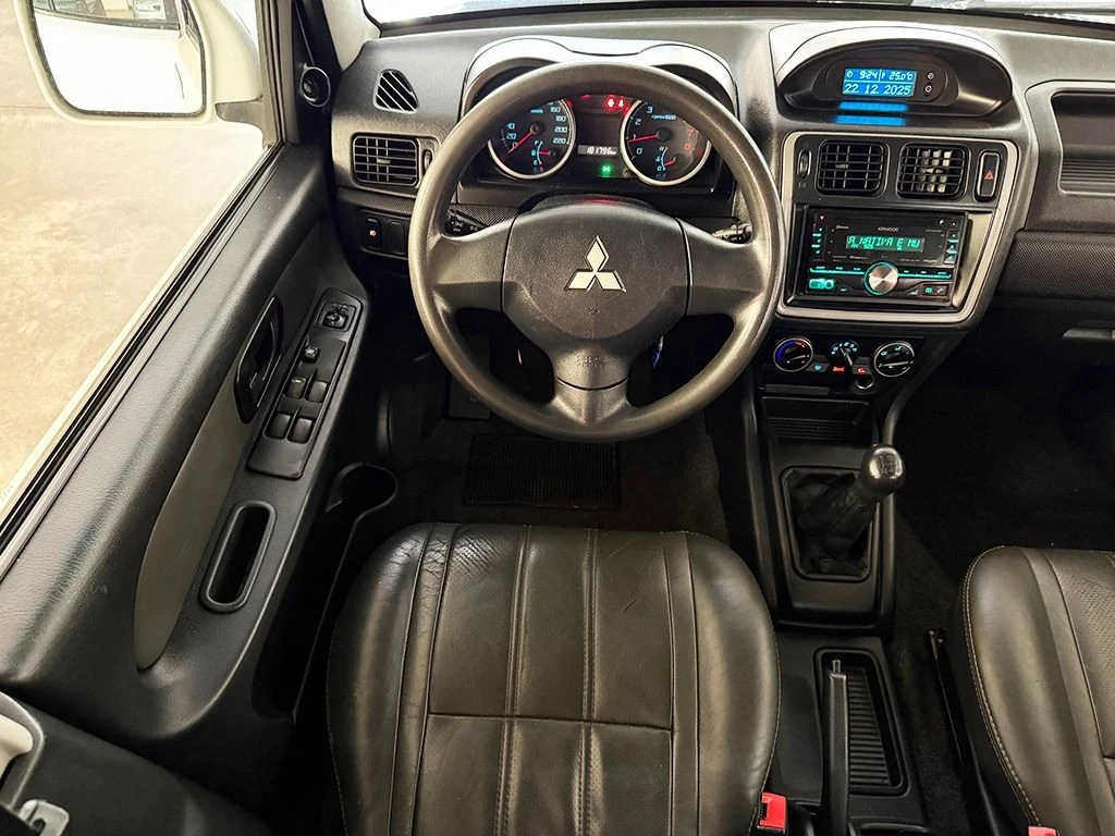 MITSUBISHI PAJERO TR4