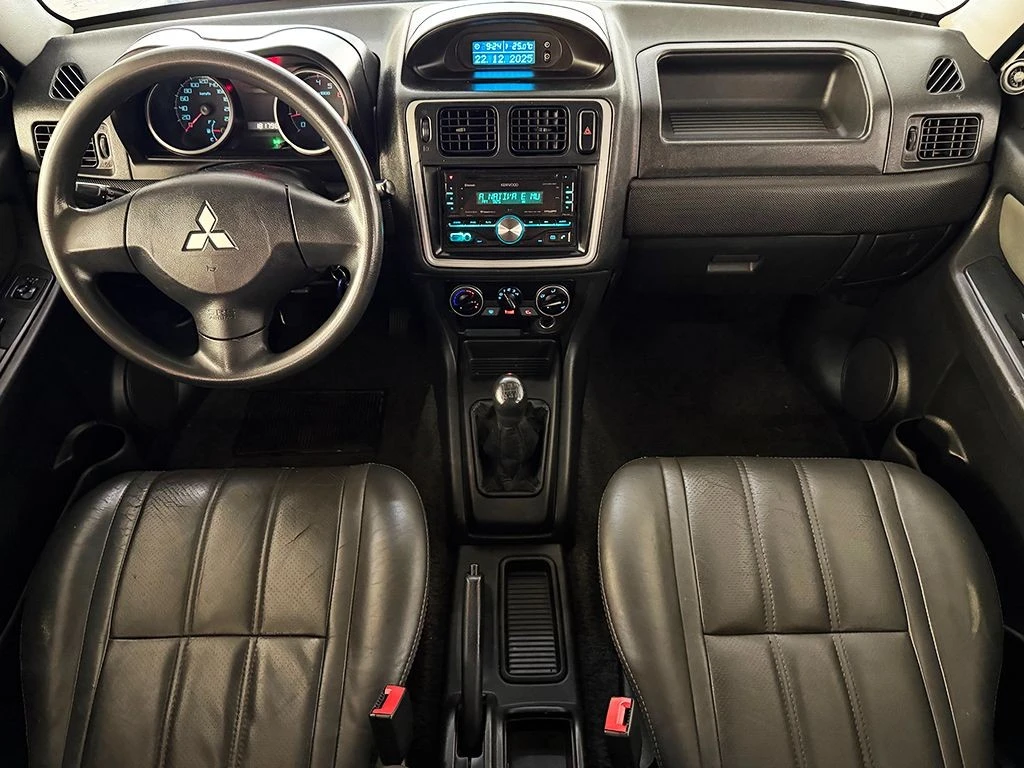 MITSUBISHI PAJERO TR4