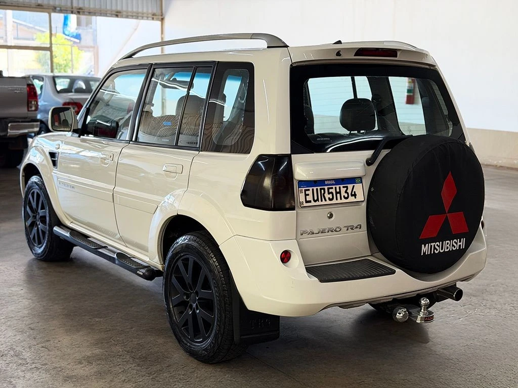 MITSUBISHI PAJERO TR4