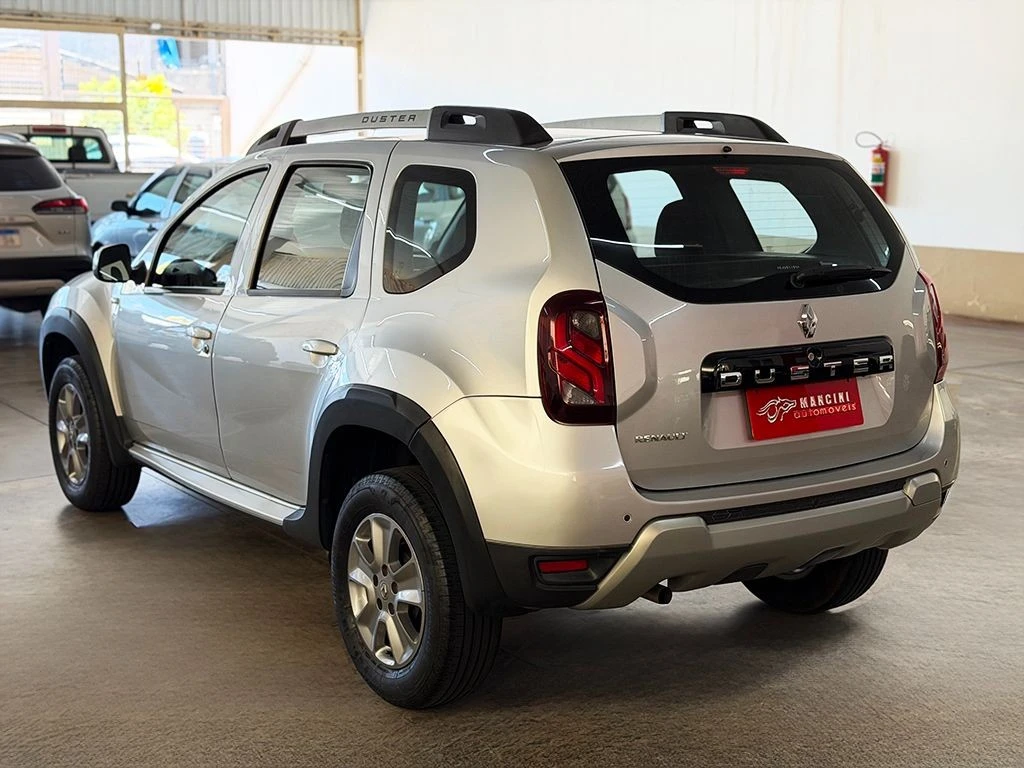 RENAULT DUSTER