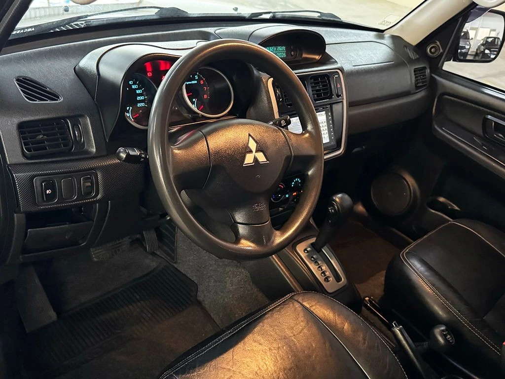 MITSUBISHI PAJERO TR4