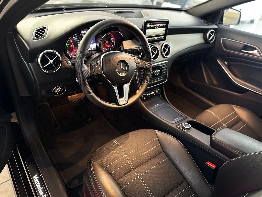 MERCEDES-BENZ GLA 200