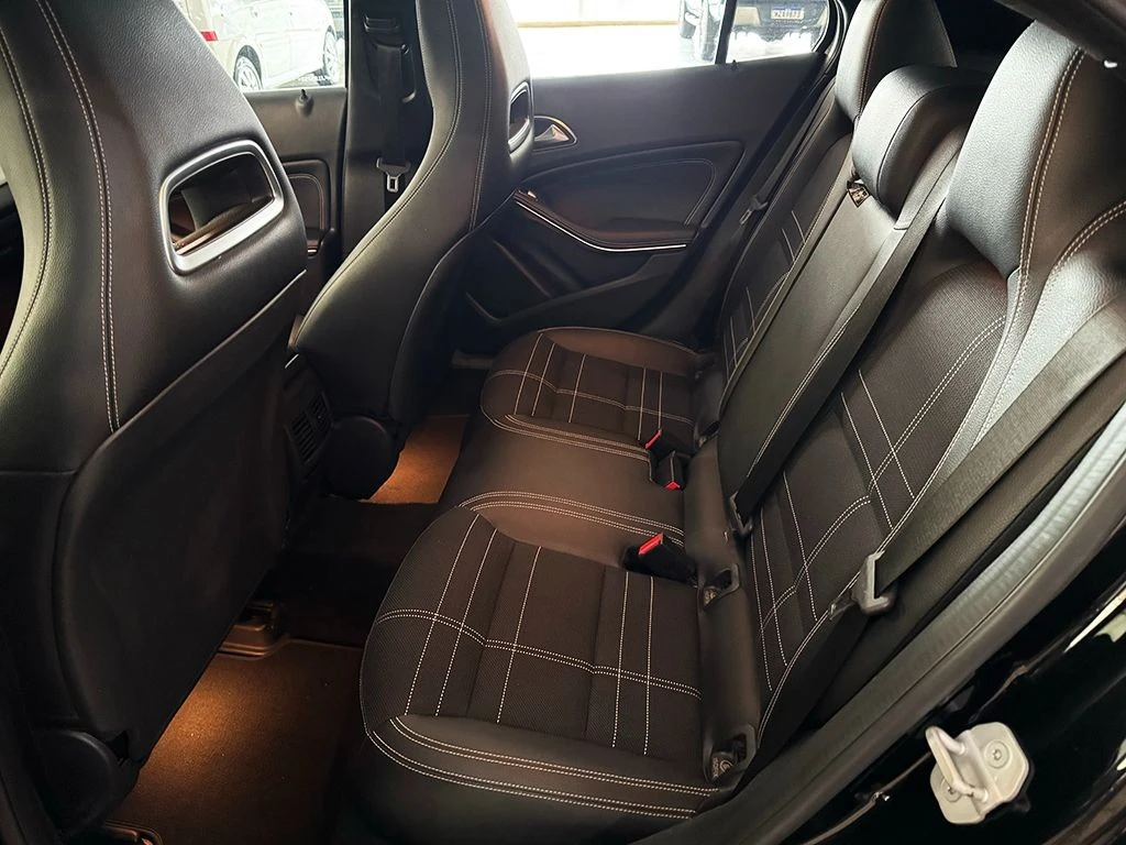 MERCEDES-BENZ GLA 200