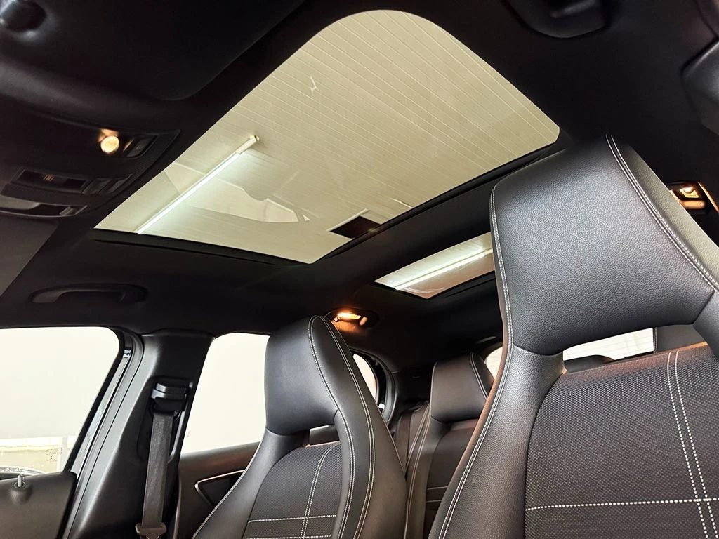 MERCEDES-BENZ GLA 200