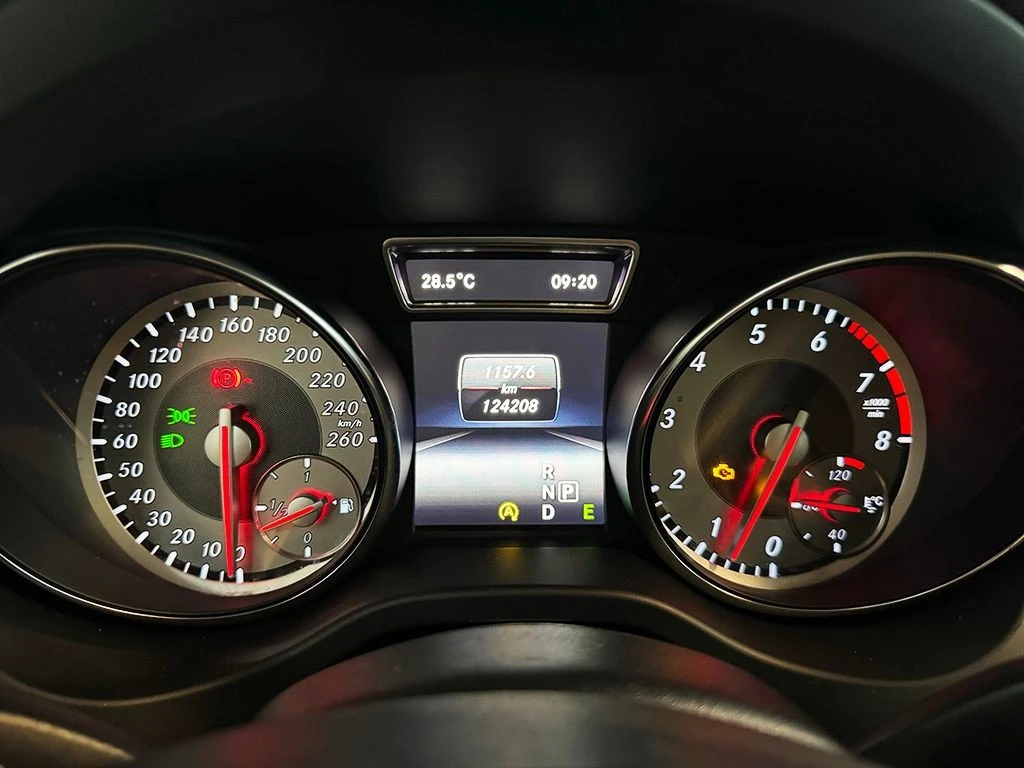 MERCEDES-BENZ GLA 200