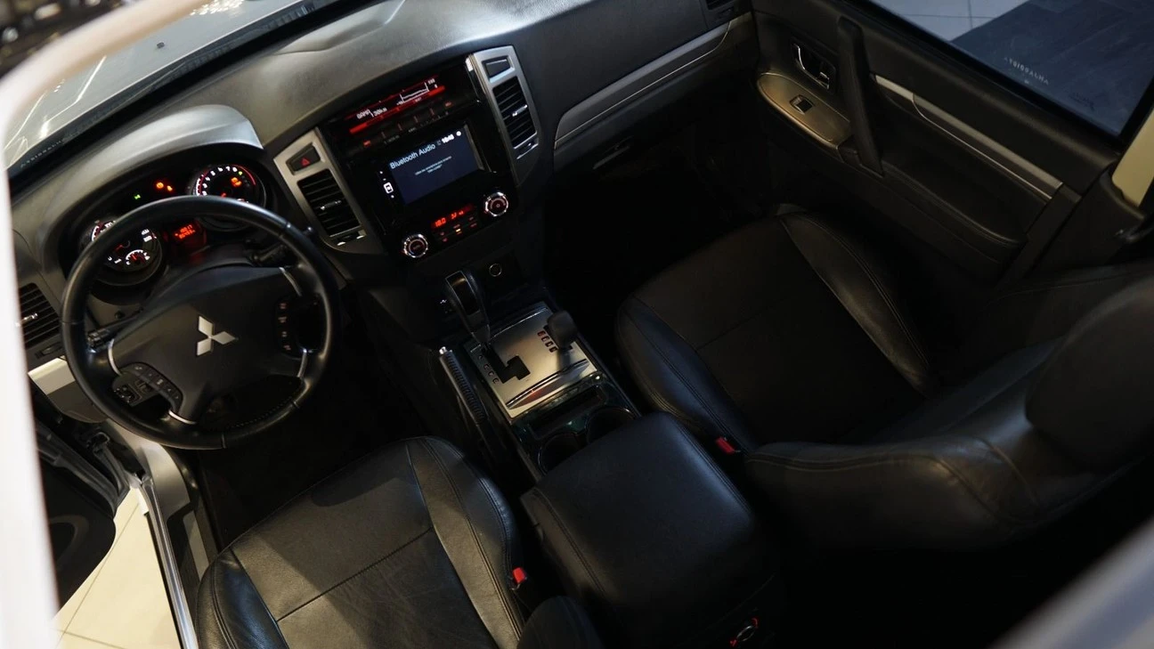 MITSUBISHI PAJERO FULL
