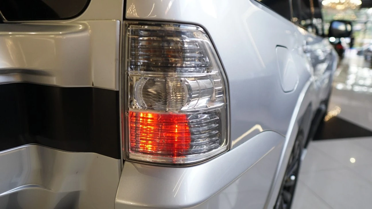 MITSUBISHI PAJERO FULL