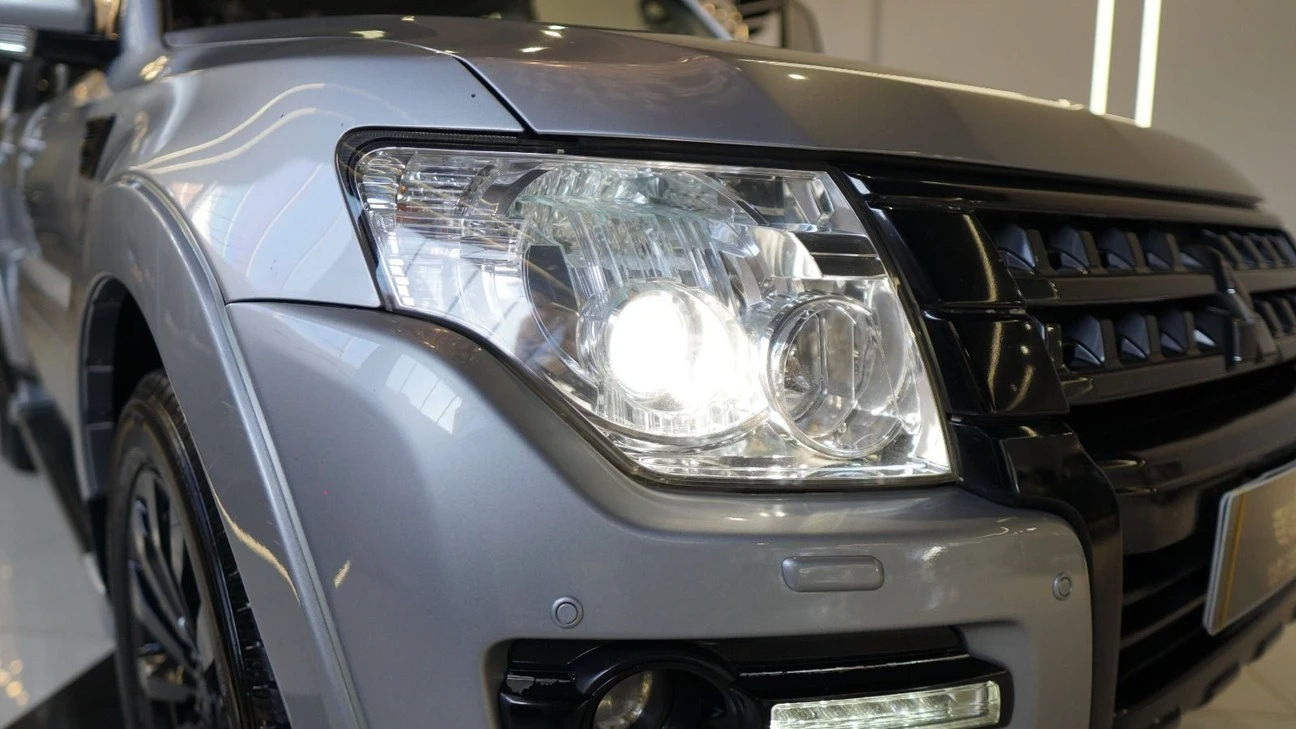 MITSUBISHI PAJERO FULL
