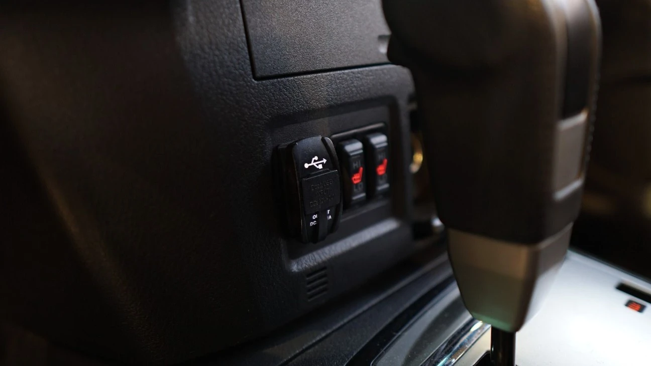 MITSUBISHI PAJERO FULL