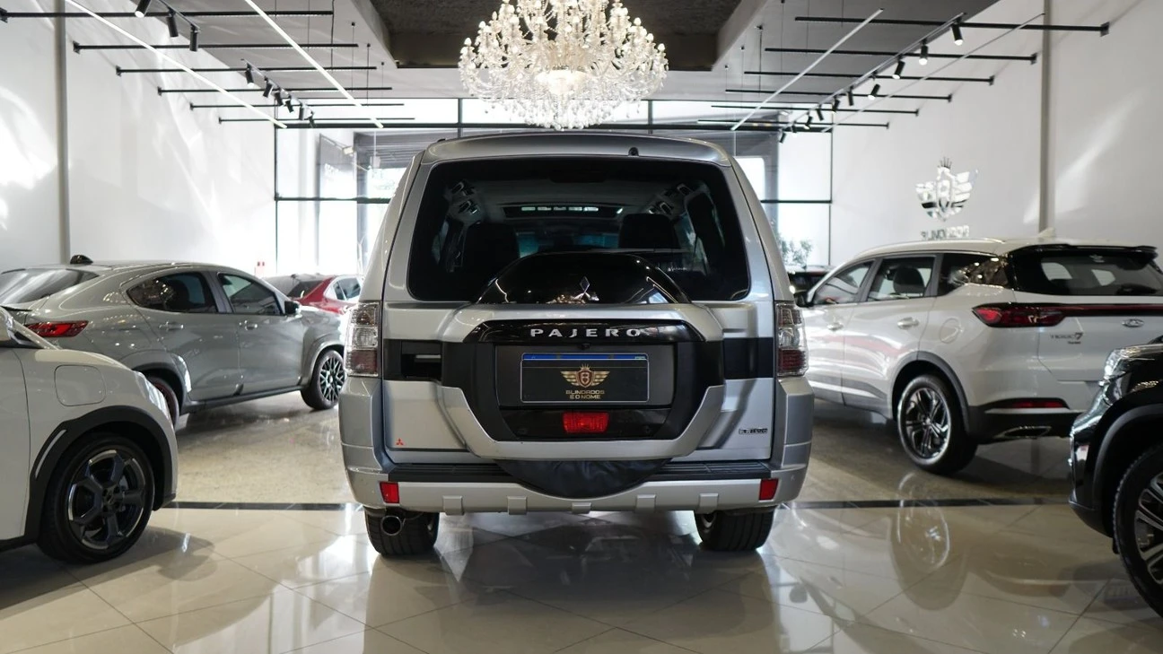 MITSUBISHI PAJERO FULL