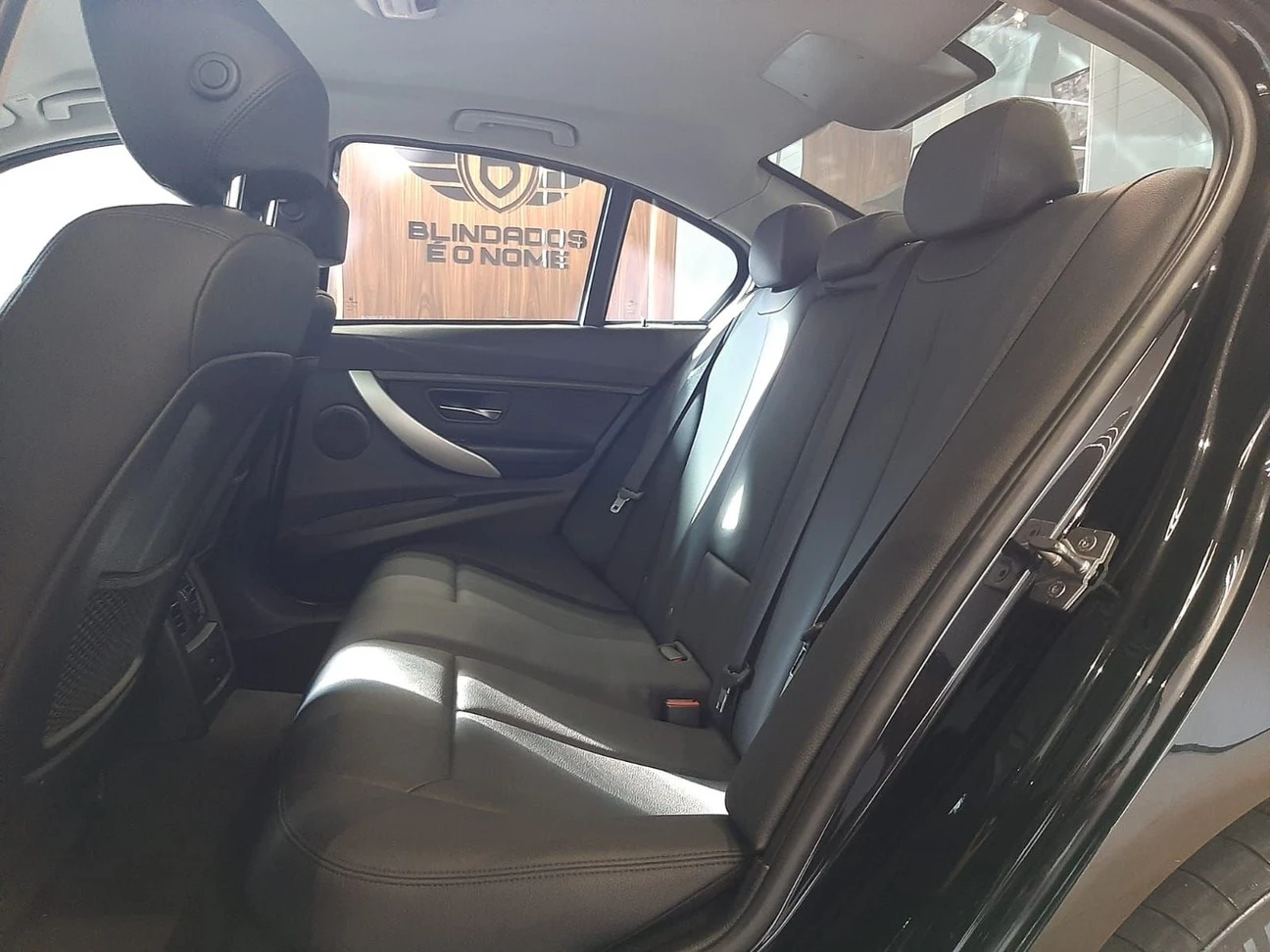 BMW 320I