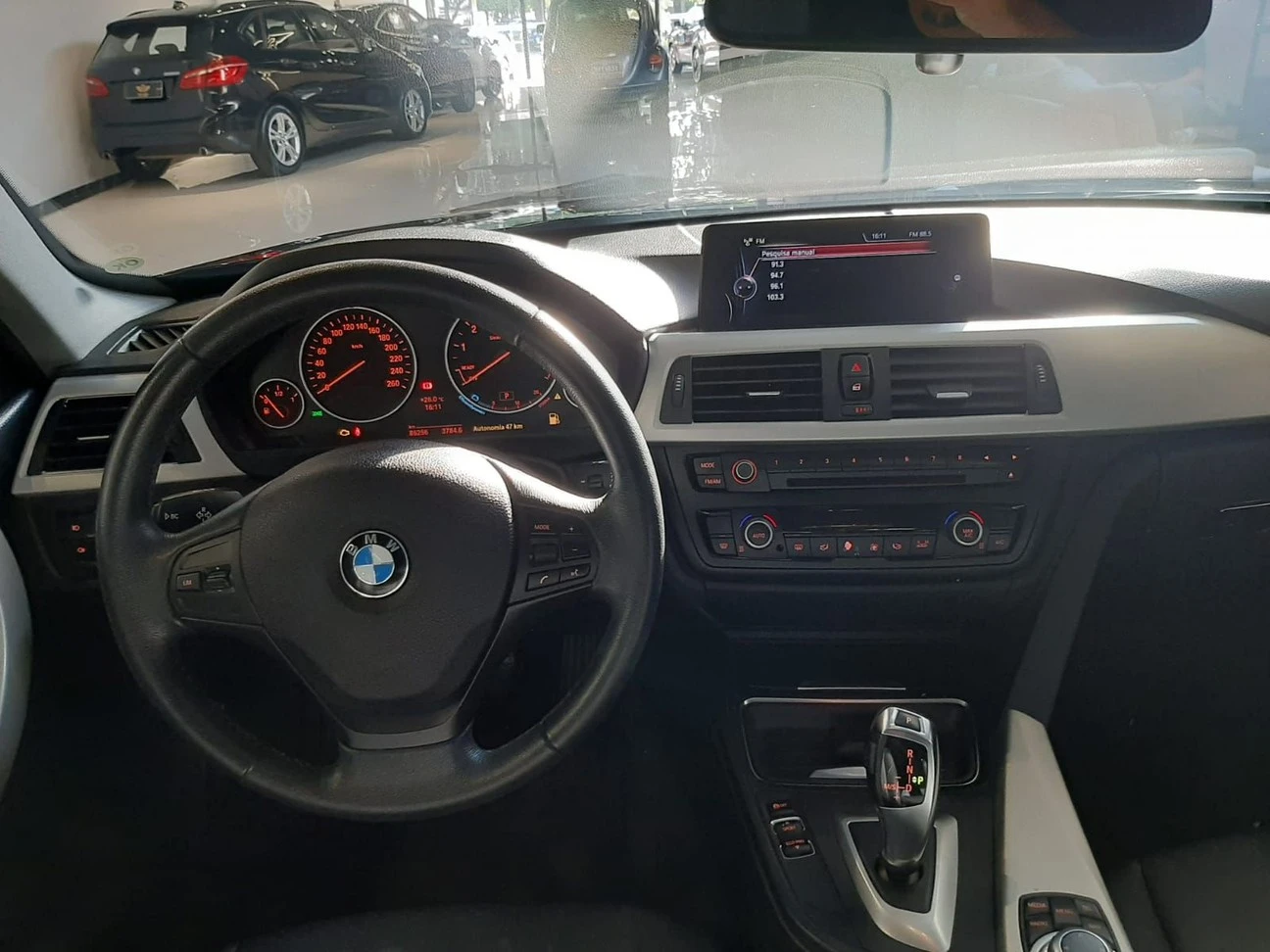 BMW 320I