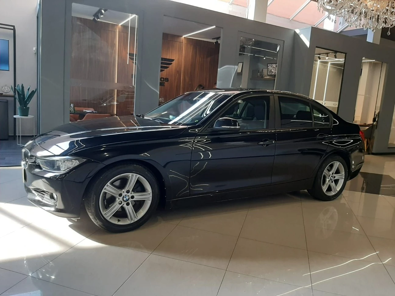 BMW 320I