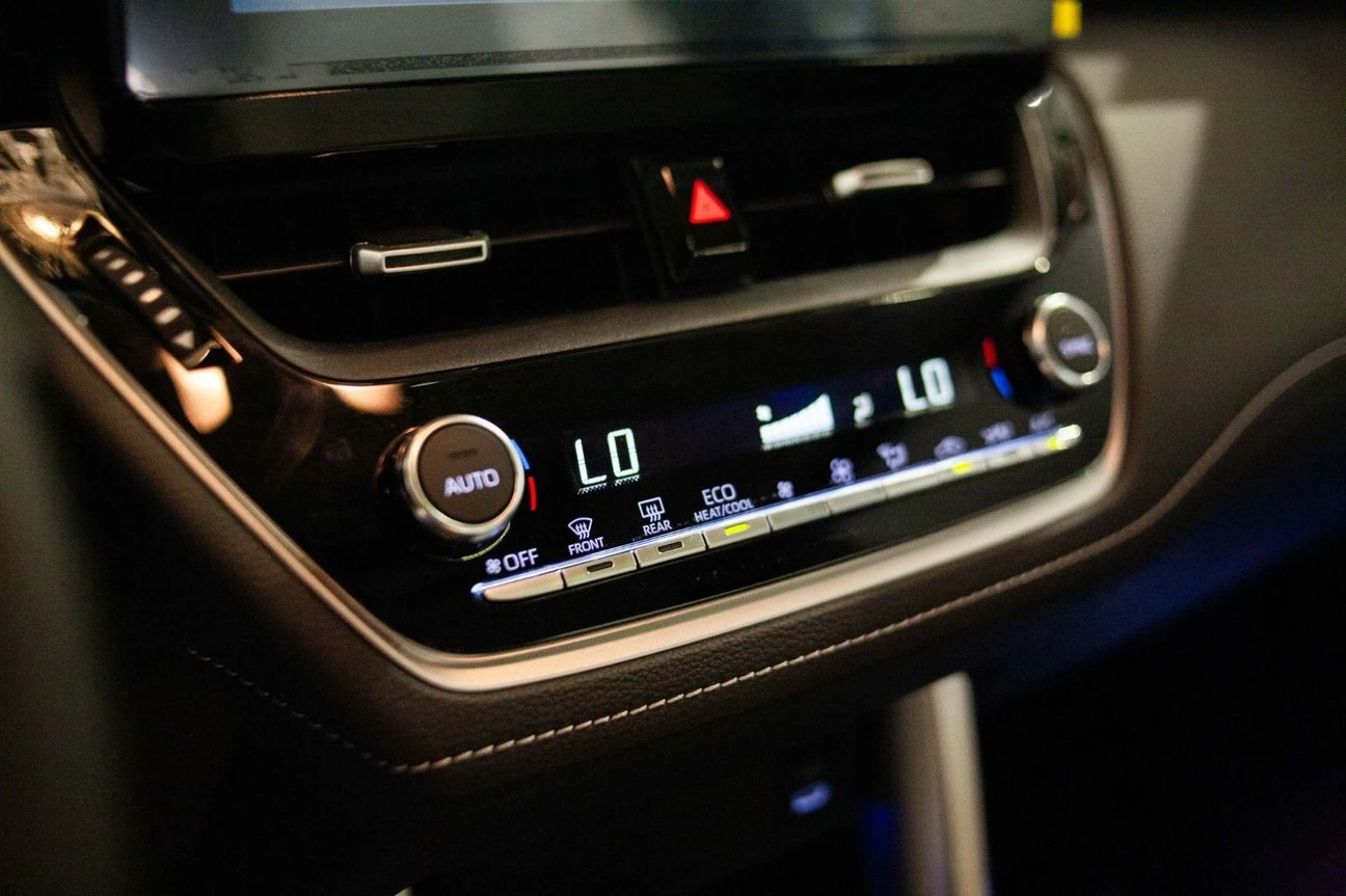 TOYOTA COROLLA CROSS