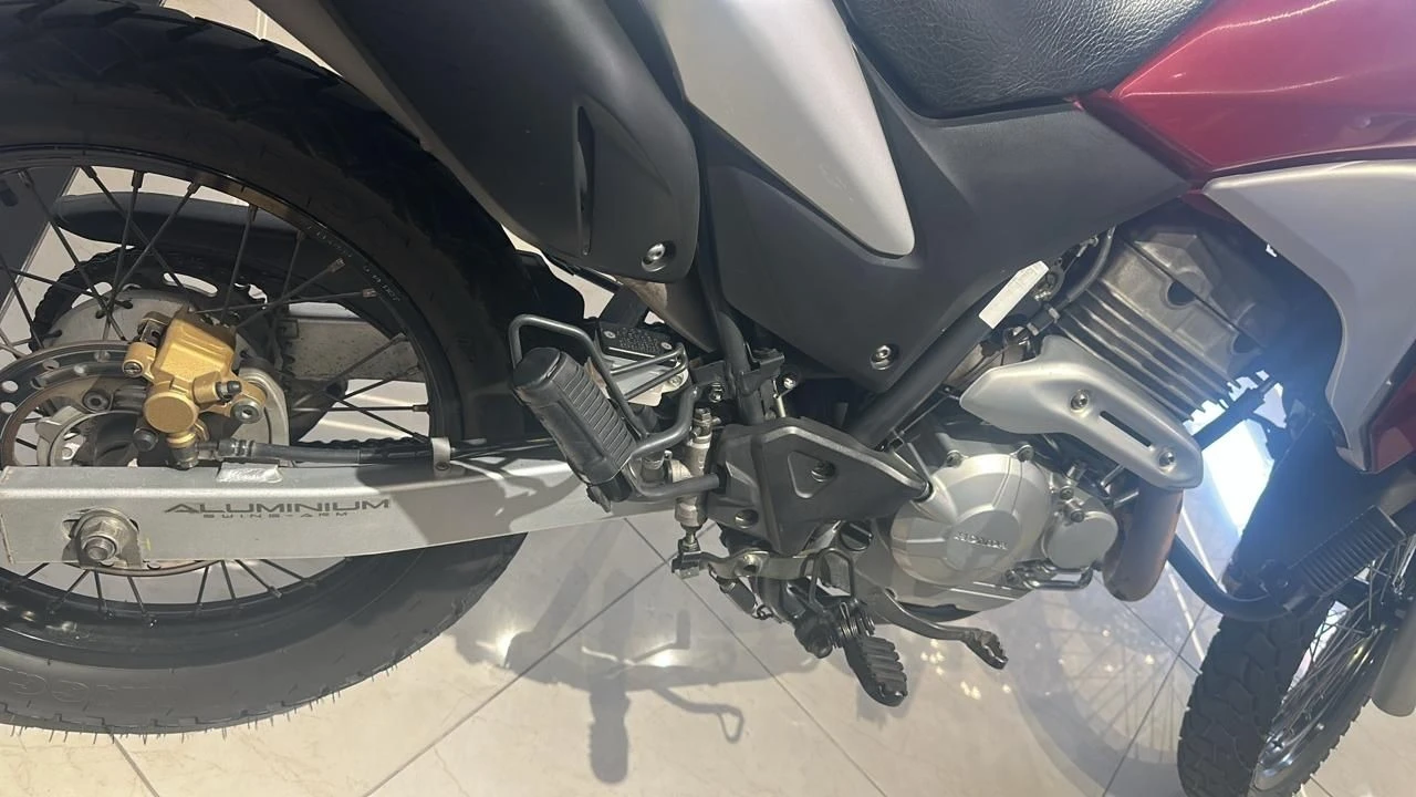 HONDA XRE 300 SAHARA