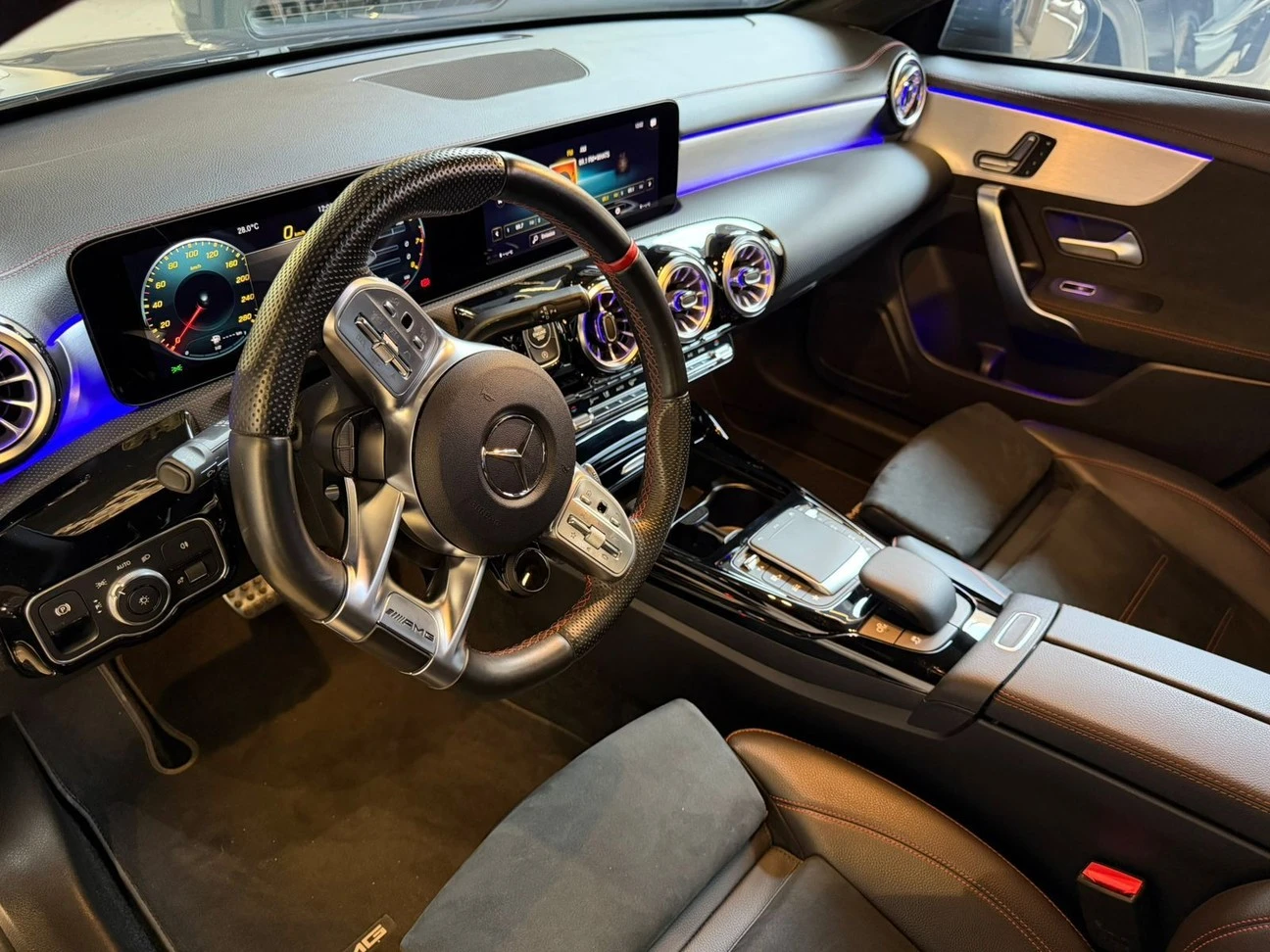 MERCEDES-BENZ CLA 35 AMG