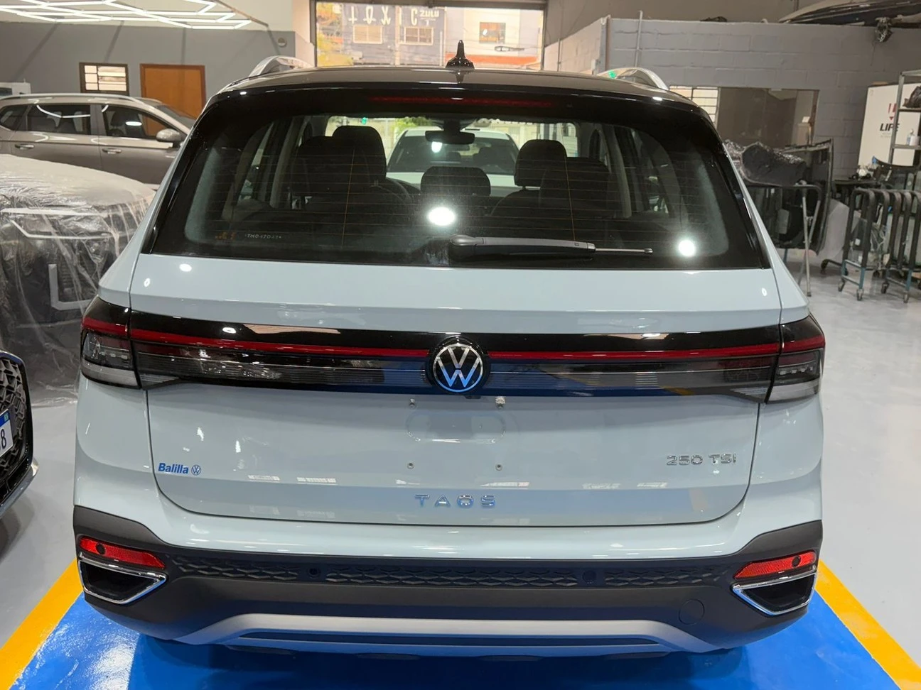 VOLKSWAGEN TAOS