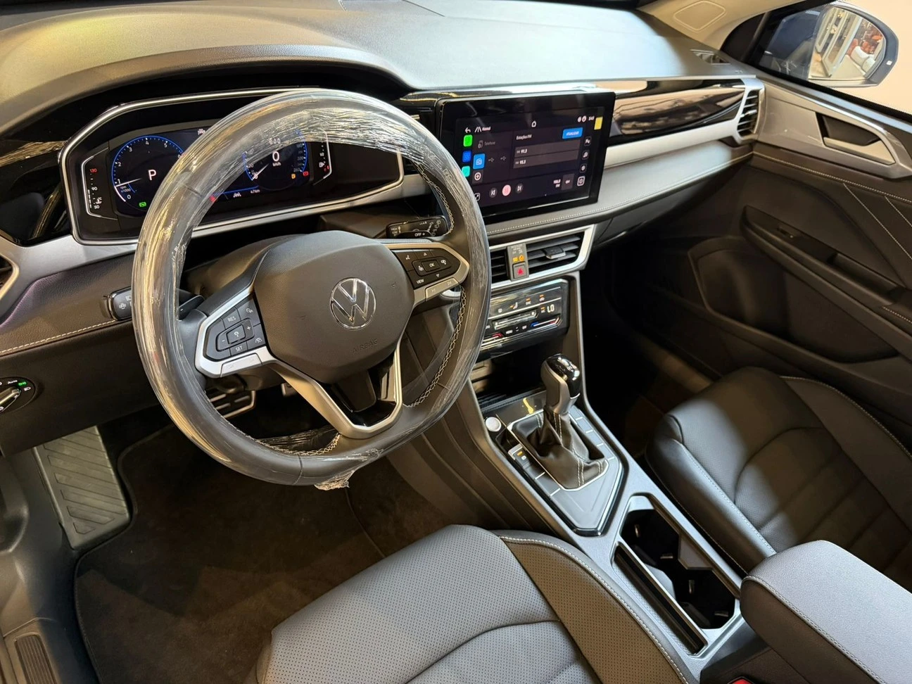 VOLKSWAGEN TAOS