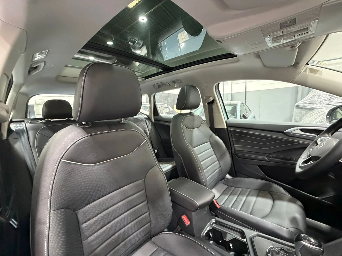 VOLKSWAGEN TAOS