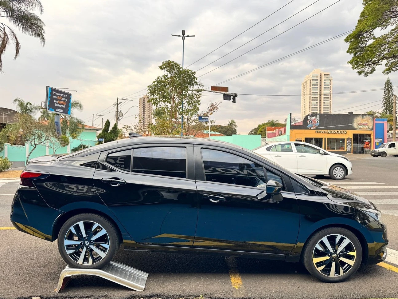 NISSAN VERSA