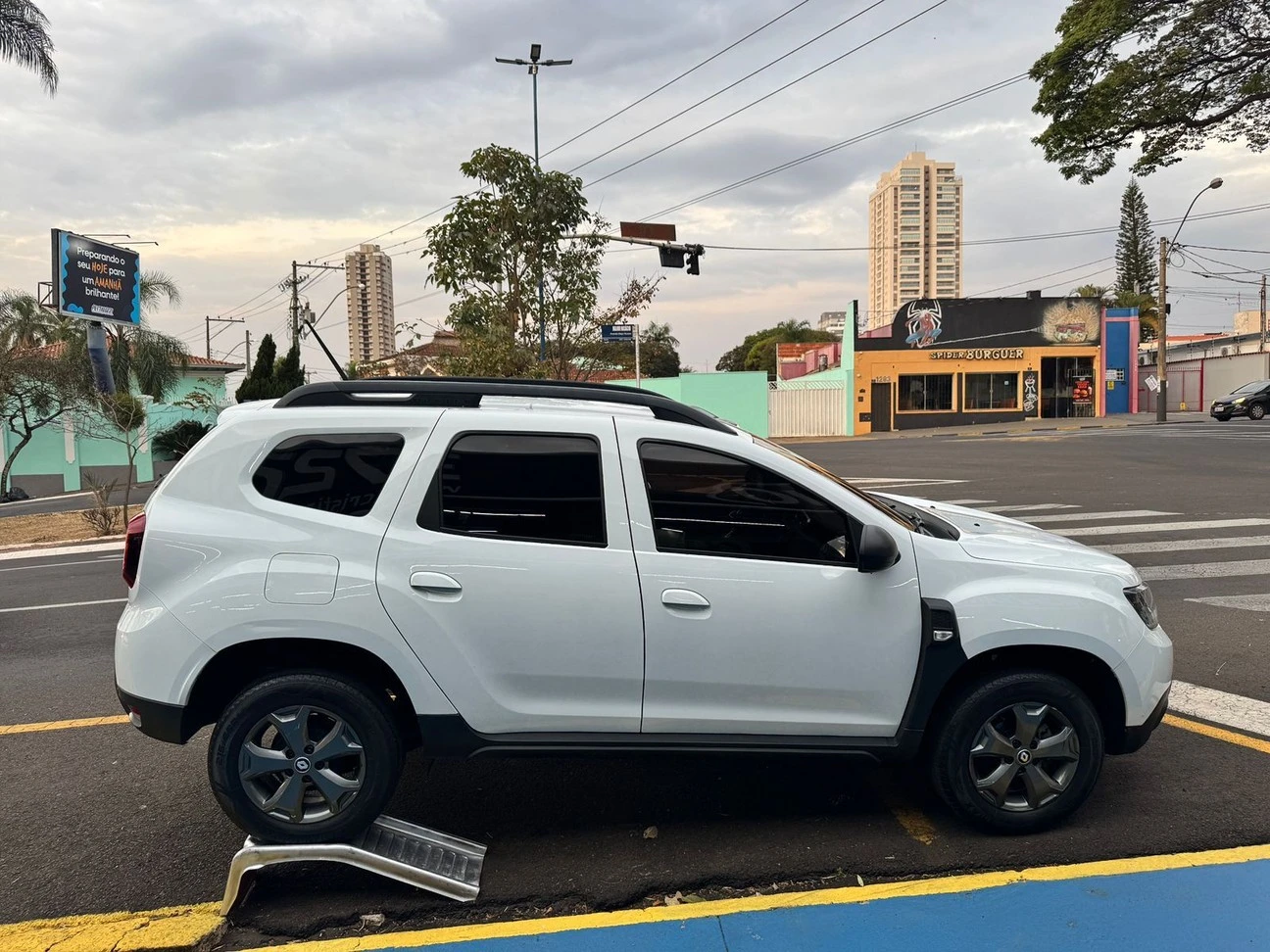 RENAULT DUSTER