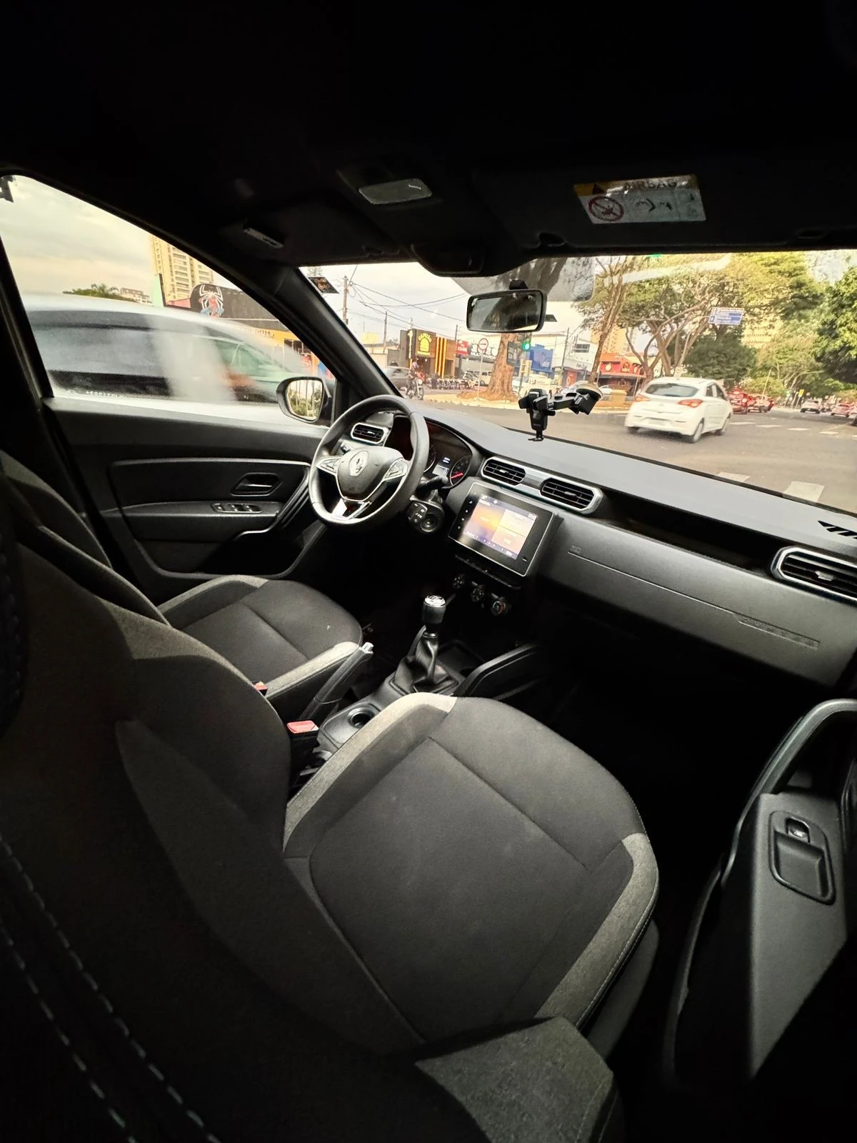 RENAULT DUSTER