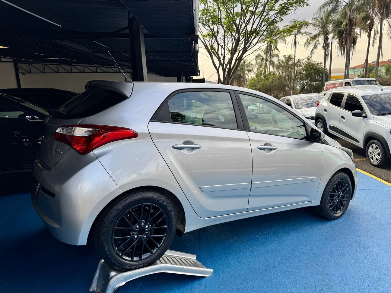 HYUNDAI HB20