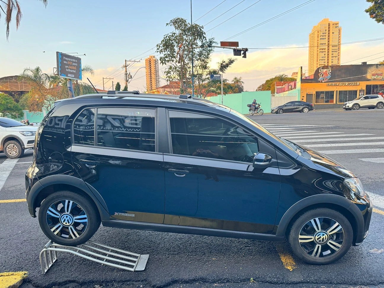 VOLKSWAGEN UP