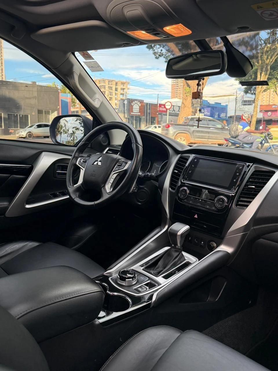 MITSUBISHI PAJERO SPORT