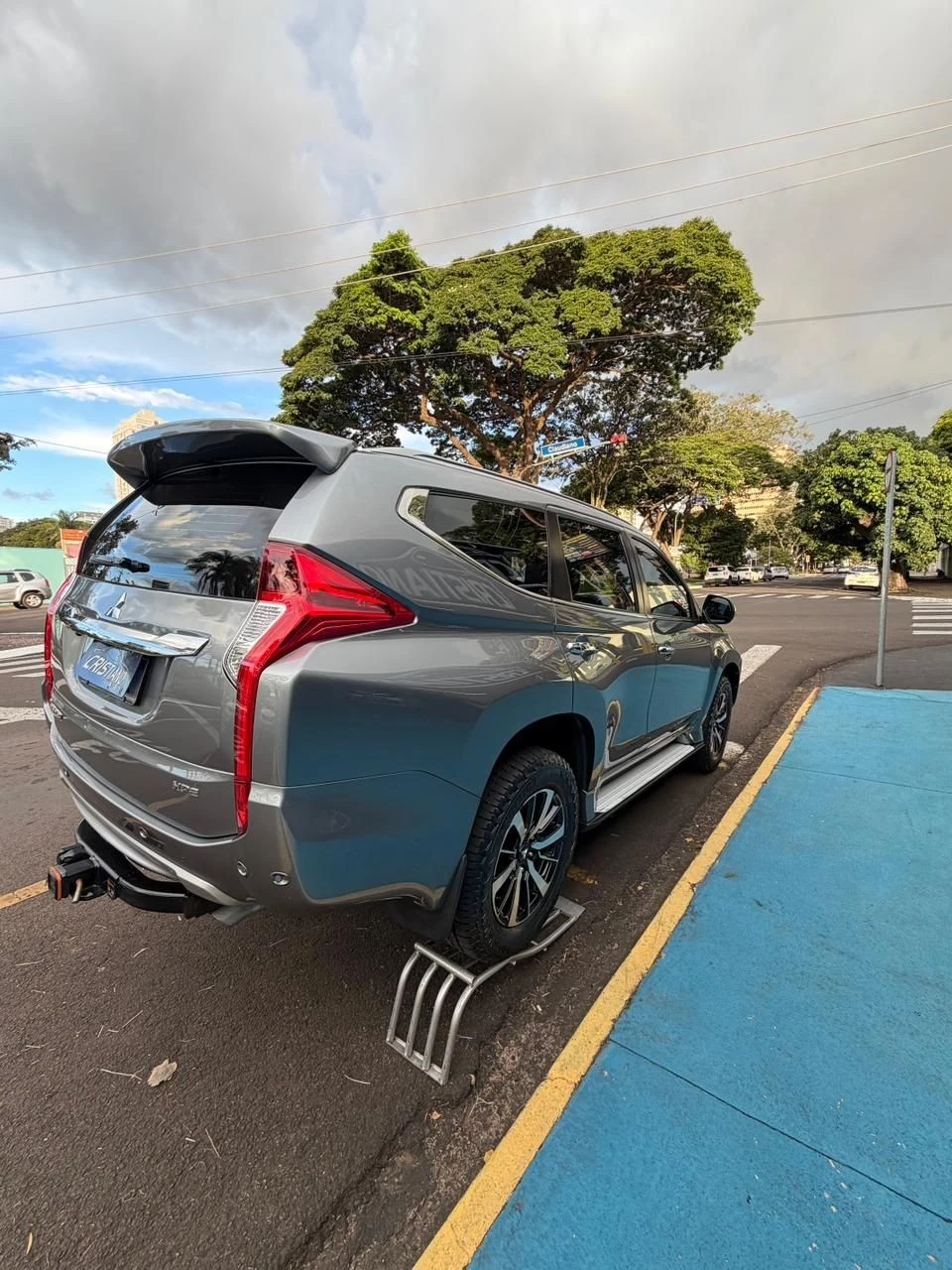 MITSUBISHI PAJERO SPORT