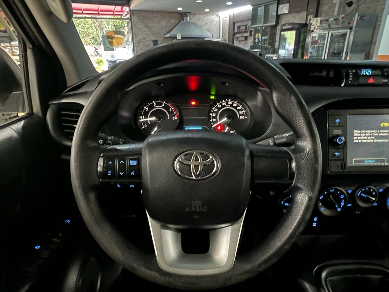 TOYOTA HILUX
