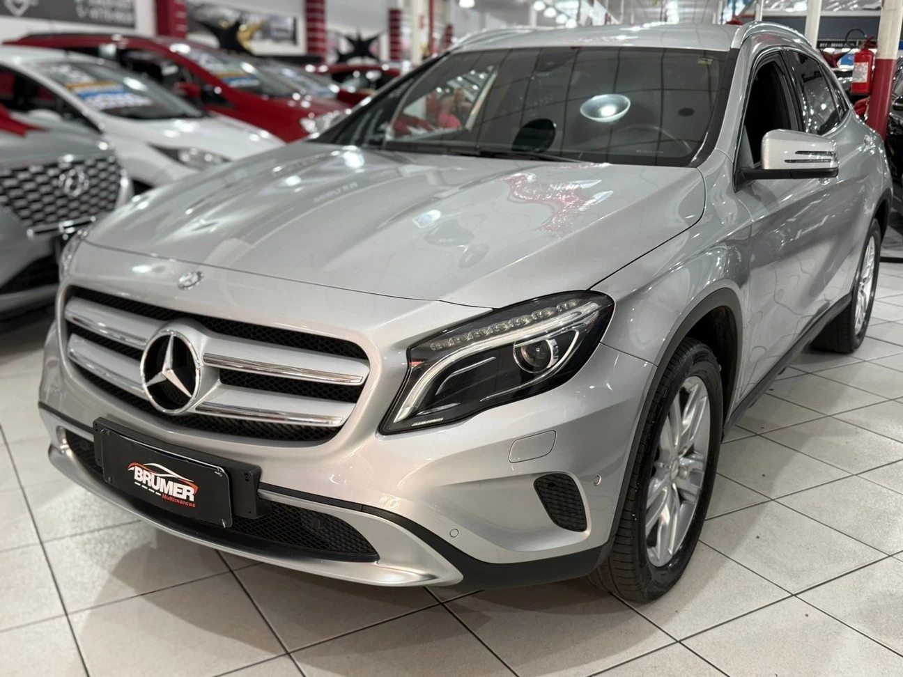 MERCEDES-BENZ GLA 200