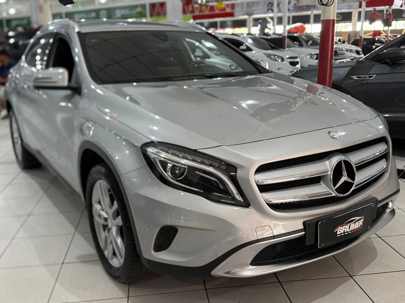MERCEDES-BENZ GLA 200
