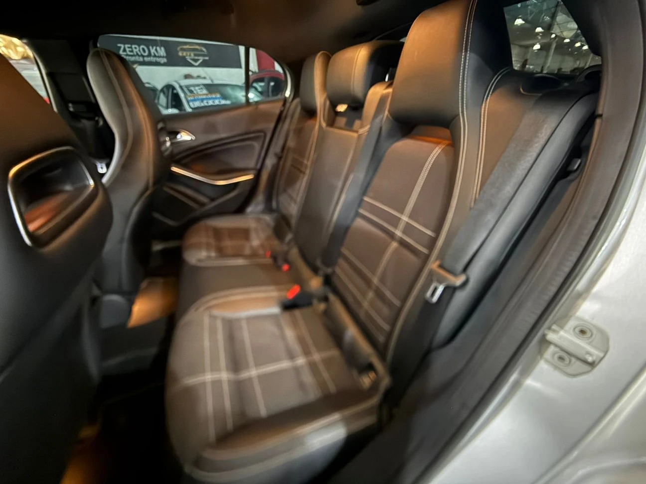 MERCEDES-BENZ GLA 200