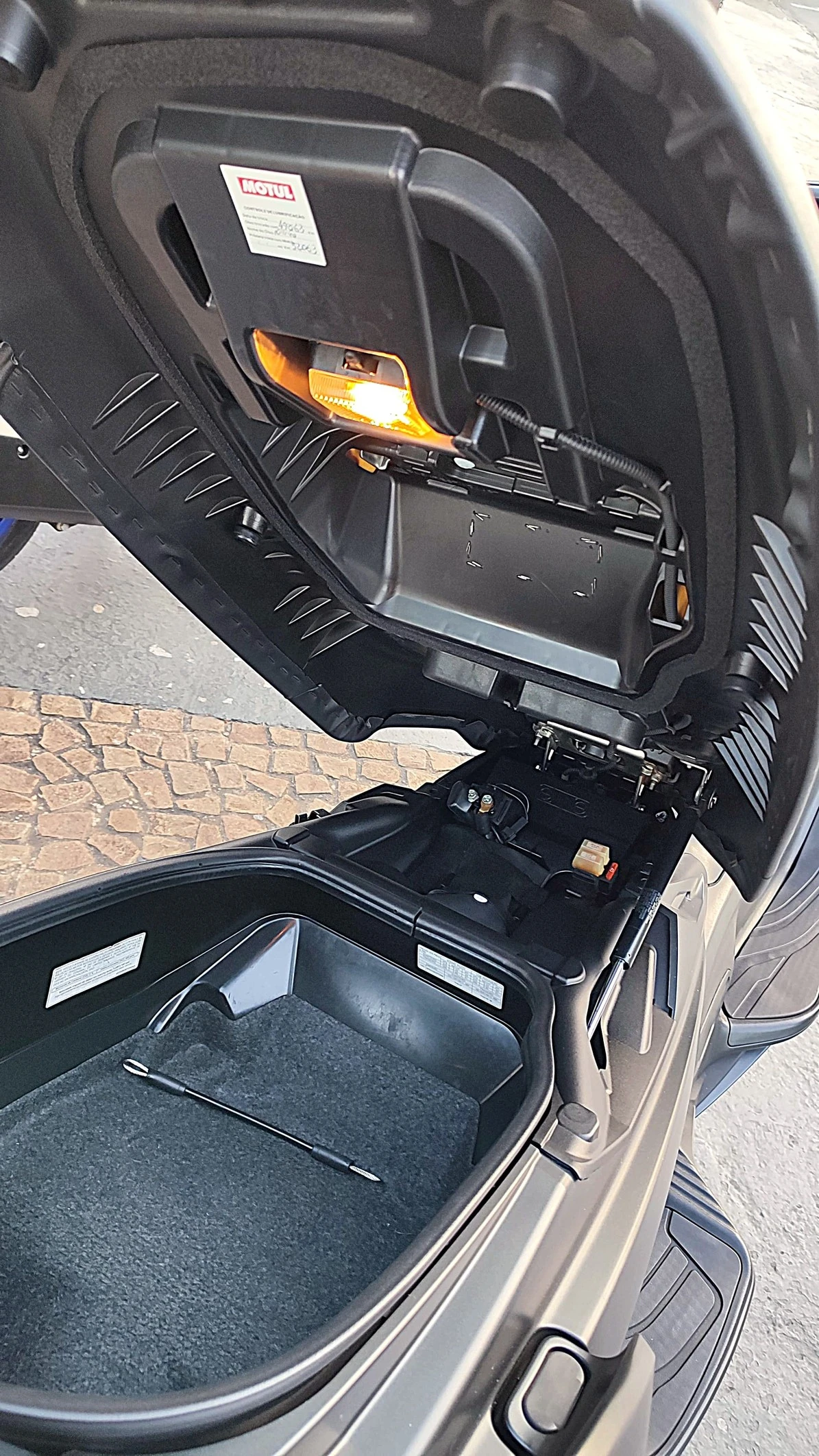 SUZUKI BURGMAN 650 EXECUTIVE